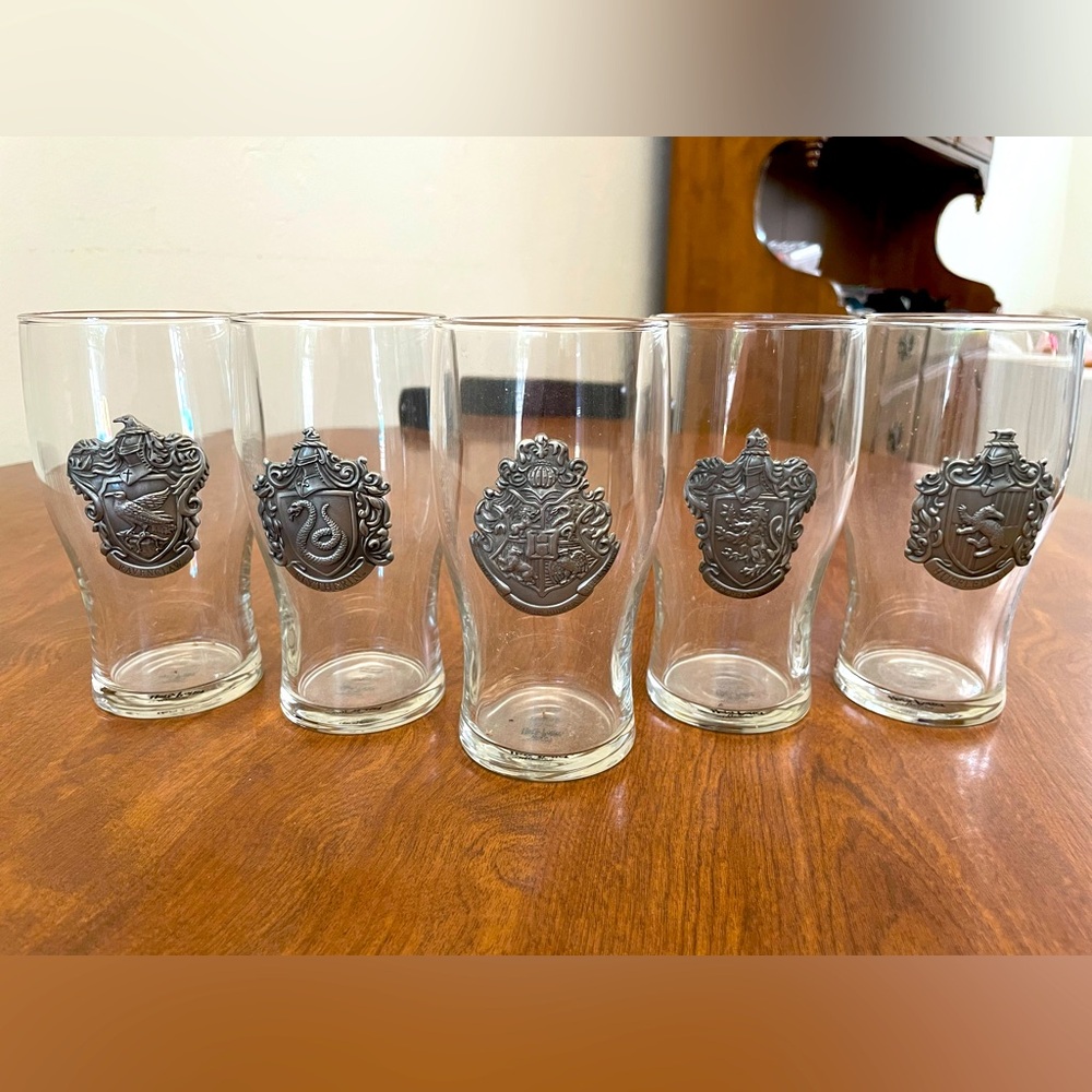 The Wizarding World of Harry Potter - Complete set of Glasses